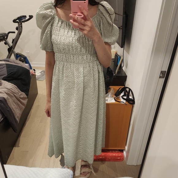 Light Green Mint Dress - Picture 3 of 5